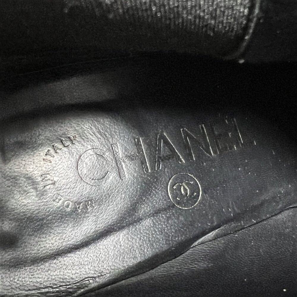 Chanel Silver Interlocking Logo Textured Leather … - image 7